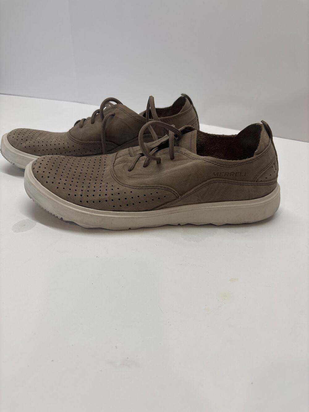 Merrell Women’s Size 8 Taupe Lace Up Casual Walking Shoes Perforated Comfort